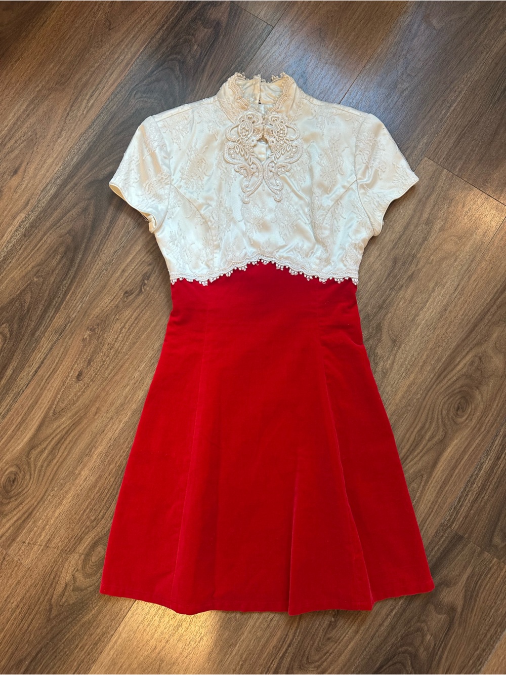 Jessica McClintock Red and Ivory Lace Mermaid Skirt